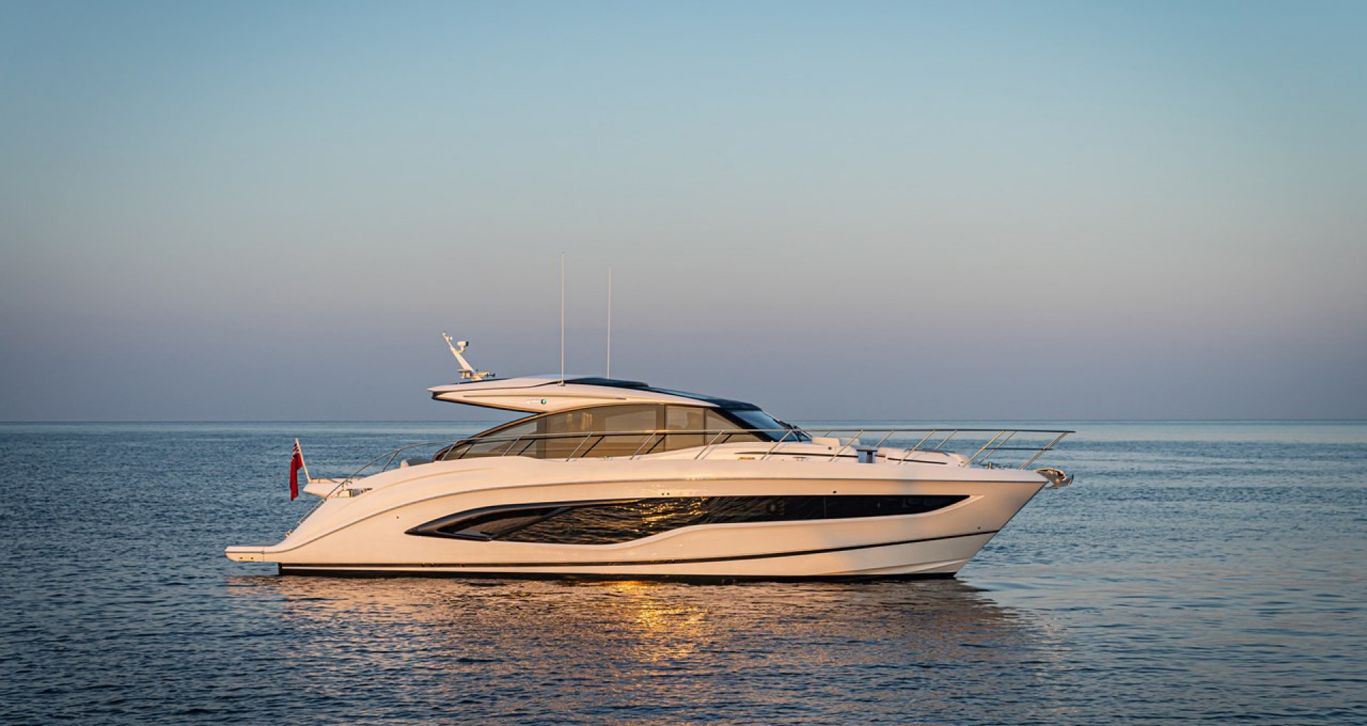 Princess V 55 charter  Saint-Tropez